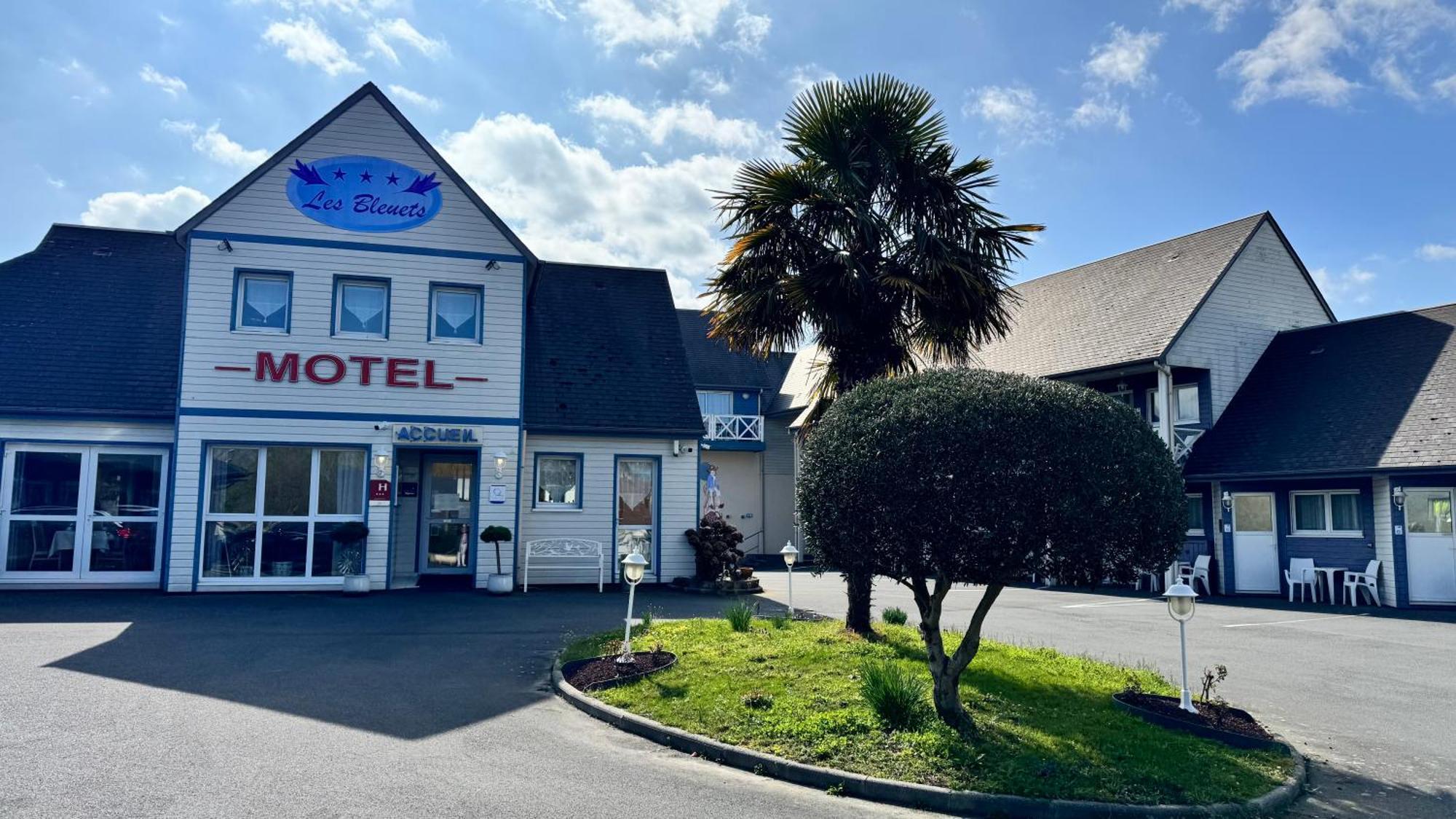 Contact Hotel - Motel Les Bleuets & Spa La Rivière-Saint-Sauveur Buitenkant foto
